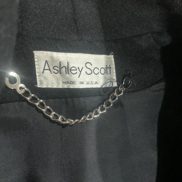 Women’s Wool swing coat - Size Medium-Large - preowned, good condition/ one flaw - Picture 3 of 7